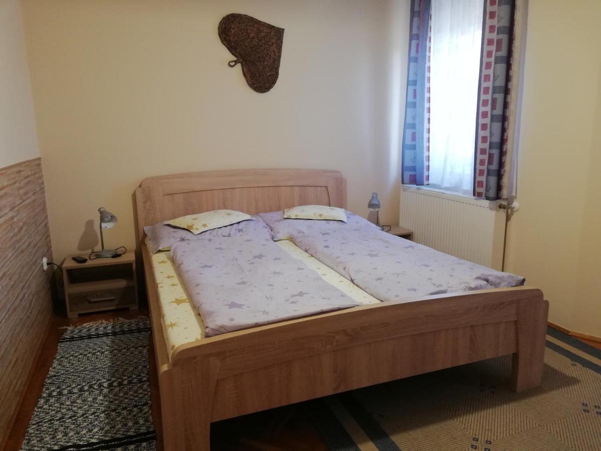 Imola Es Andrea Apartmanhaz Hajdúszoboszló Exteriör bild