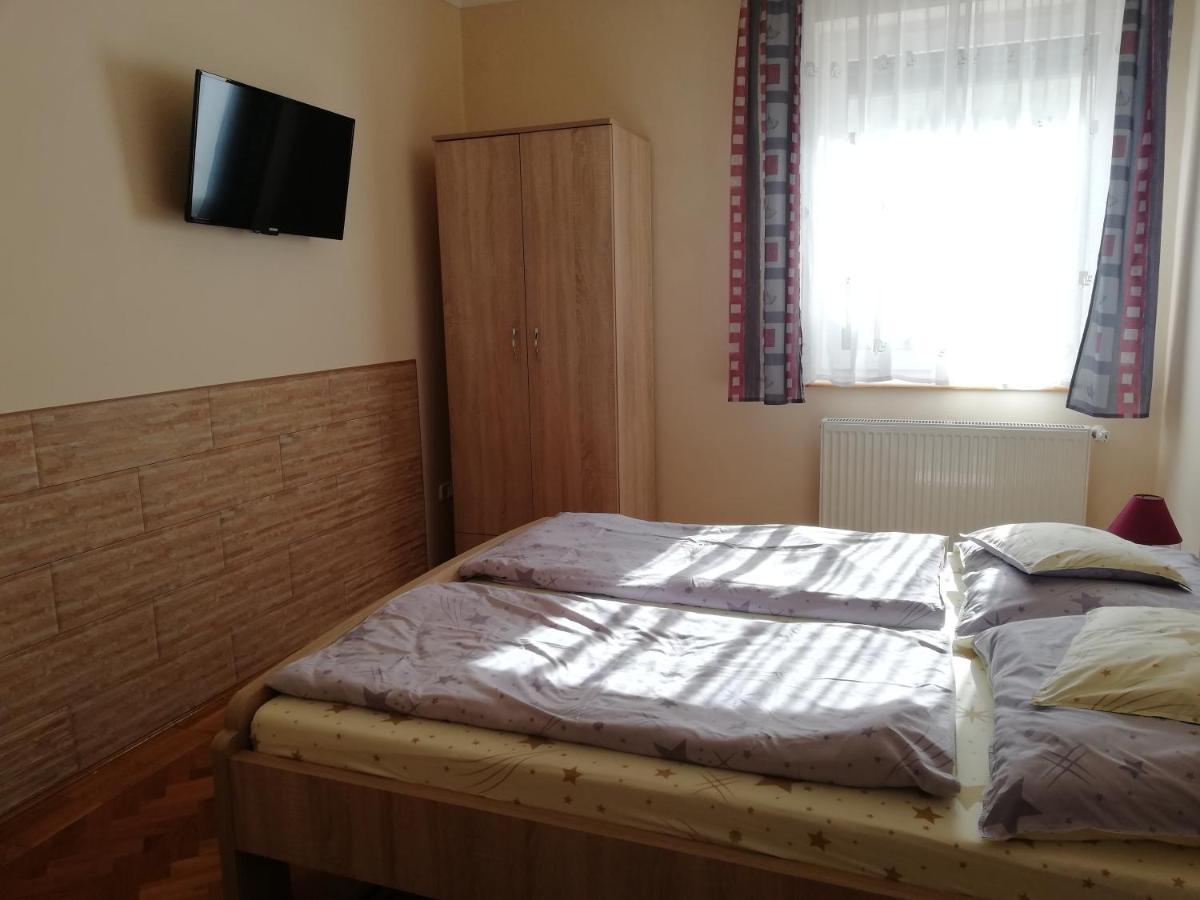 Imola Es Andrea Apartmanhaz Hajdúszoboszló Exteriör bild