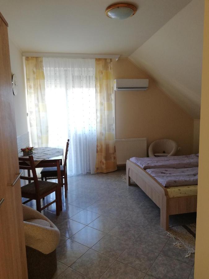 Imola Es Andrea Apartmanhaz Hajdúszoboszló Exteriör bild