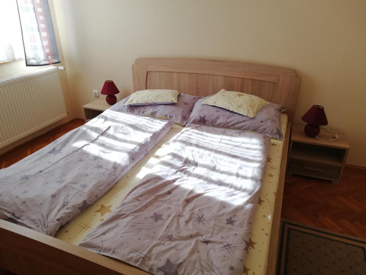 Imola Es Andrea Apartmanhaz Hajdúszoboszló Exteriör bild