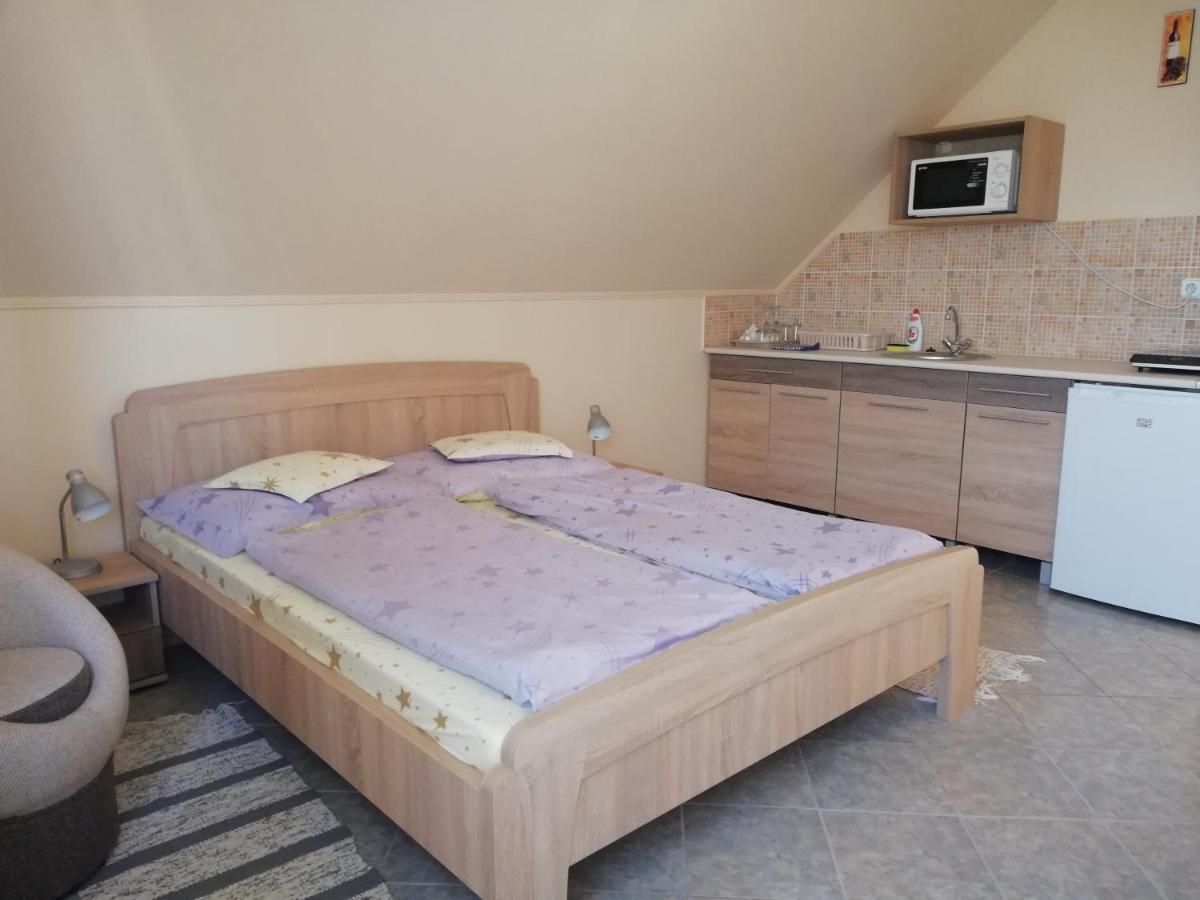 Imola Es Andrea Apartmanhaz Hajdúszoboszló Exteriör bild
