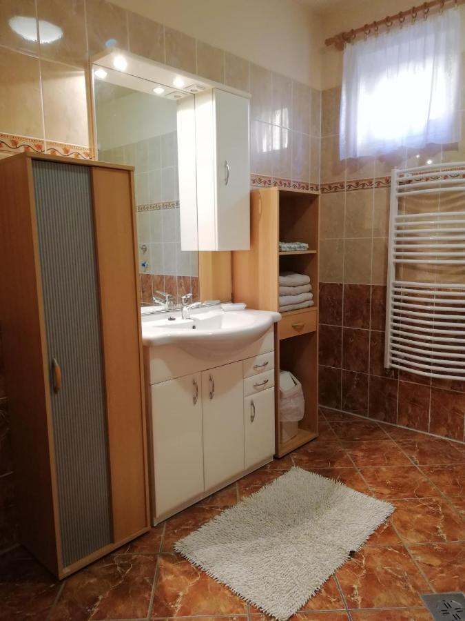 Imola Es Andrea Apartmanhaz Hajdúszoboszló Exteriör bild