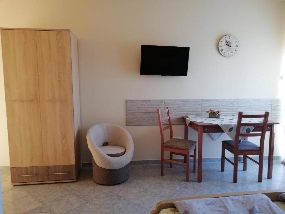 Imola Es Andrea Apartmanhaz Hajdúszoboszló Exteriör bild