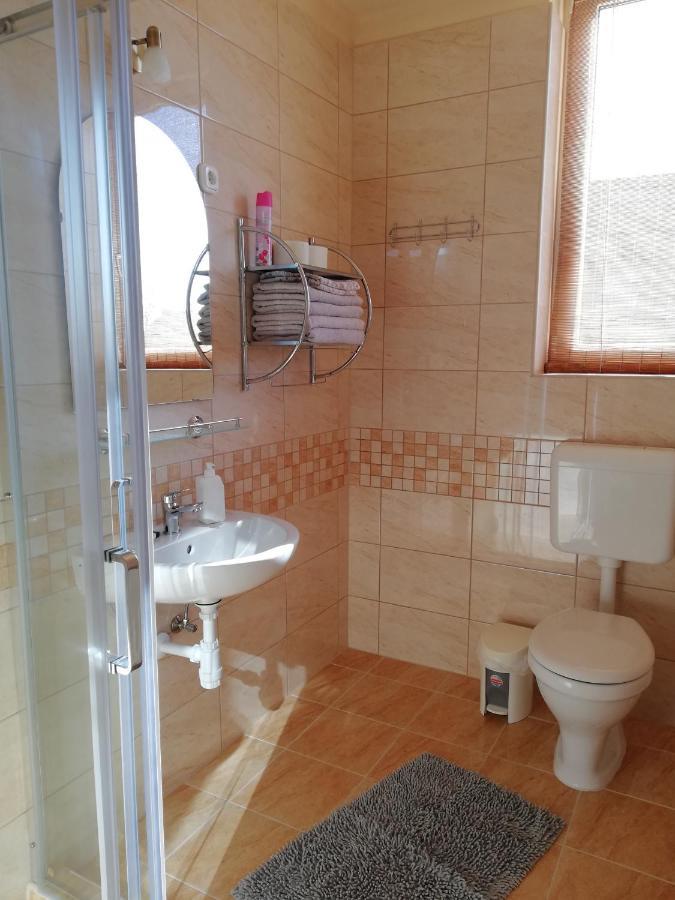 Imola Es Andrea Apartmanhaz Hajdúszoboszló Exteriör bild