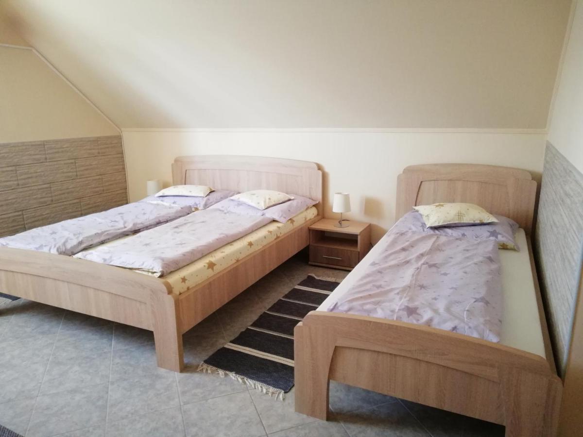 Imola Es Andrea Apartmanhaz Hajdúszoboszló Exteriör bild