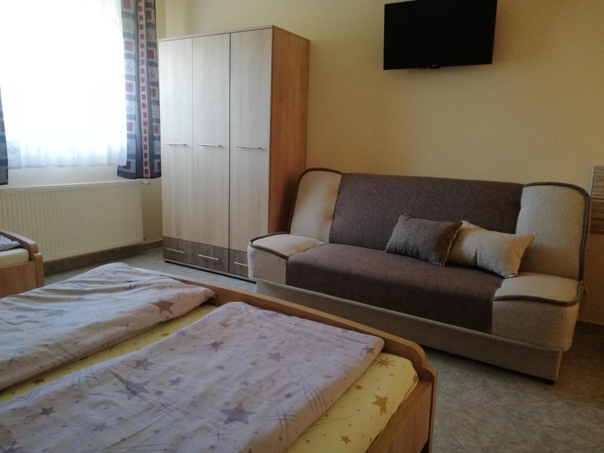 Imola Es Andrea Apartmanhaz Hajdúszoboszló Exteriör bild