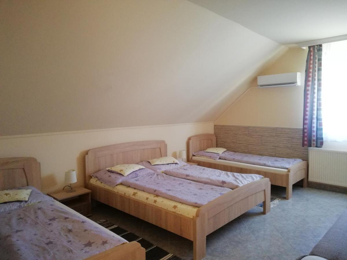 Imola Es Andrea Apartmanhaz Hajdúszoboszló Exteriör bild