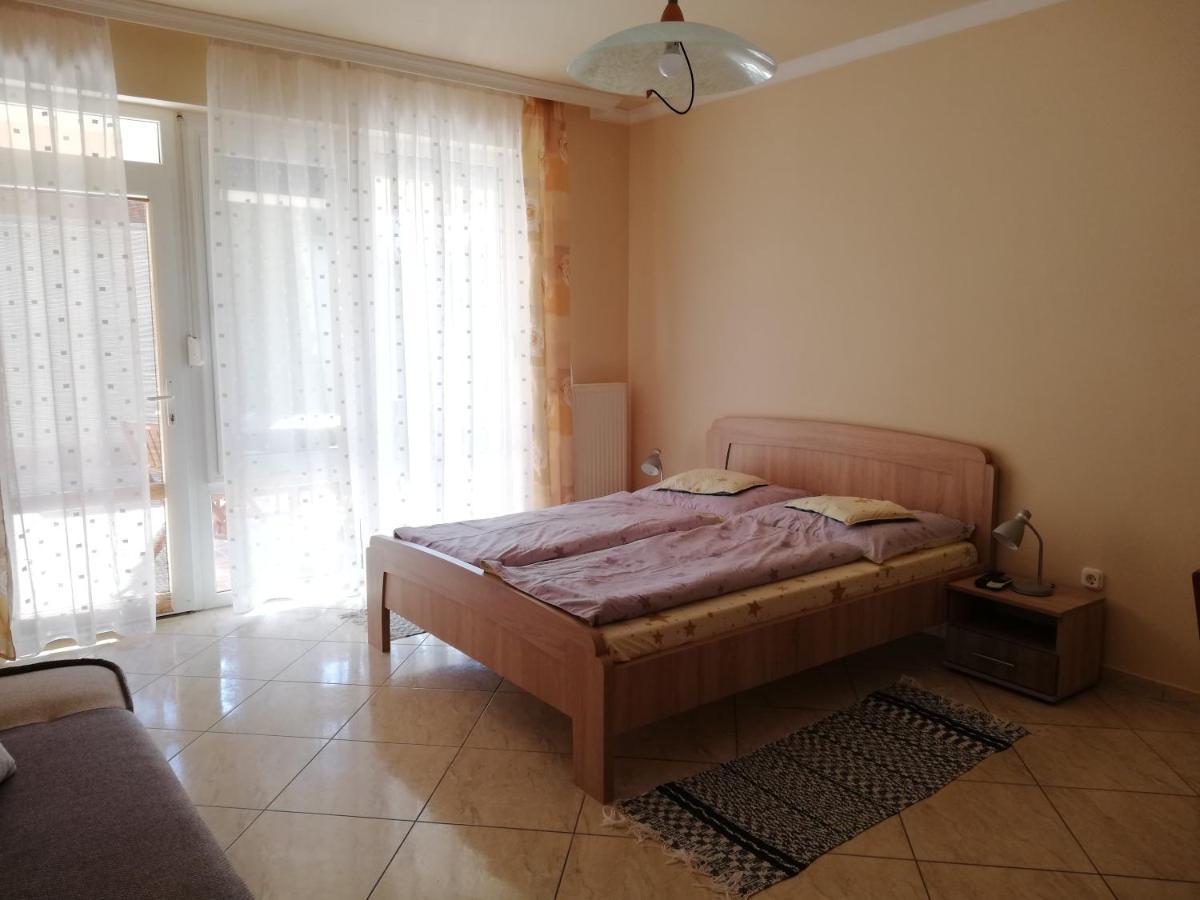 Imola Es Andrea Apartmanhaz Hajdúszoboszló Exteriör bild