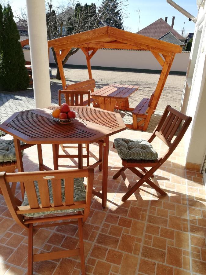 Imola Es Andrea Apartmanhaz Hajdúszoboszló Exteriör bild